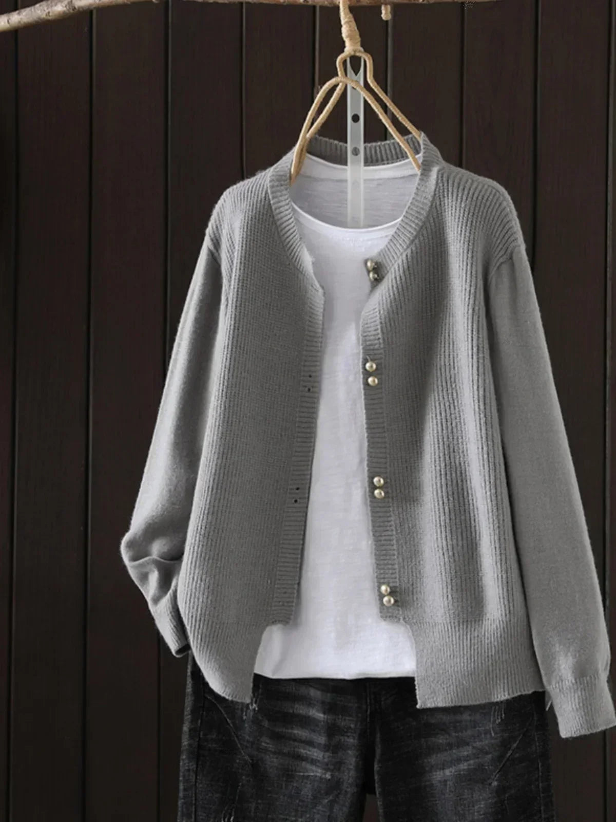Anita – Elegant Pearl-Button Cardigan